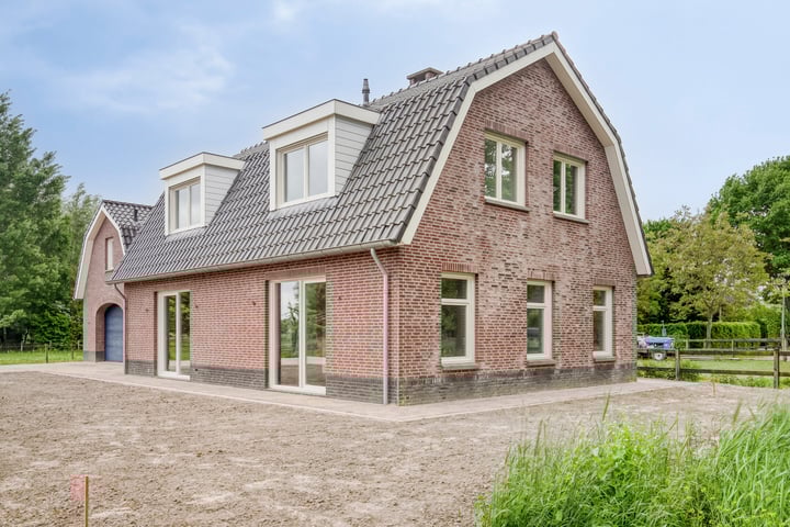 Kerkesteeg 8a in Hellouw Foto