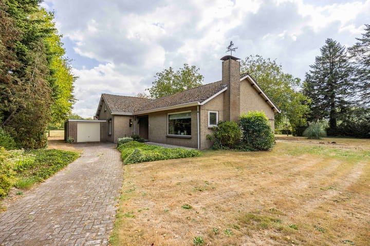 Kerkhovenbaan 4 en Heukelom foto