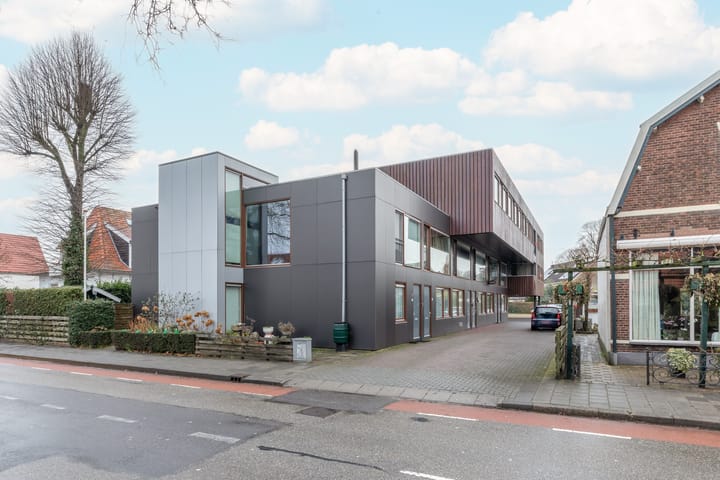 Kerklaan 20-ap09 dans Kortenhoef photo