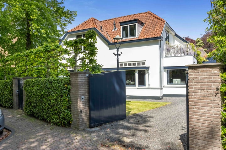 Kerklaan 43 dans Laren photo