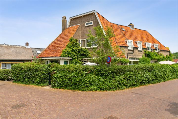 Kerklaan 9 dans Laren photo