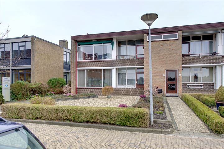 Kerkplein 18 in Uithuizen photo