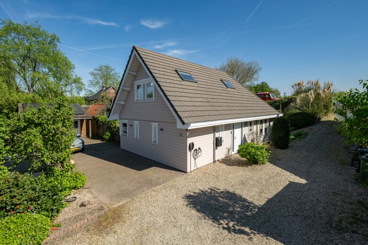 Kerkstraat 13a in Kedichem Foto