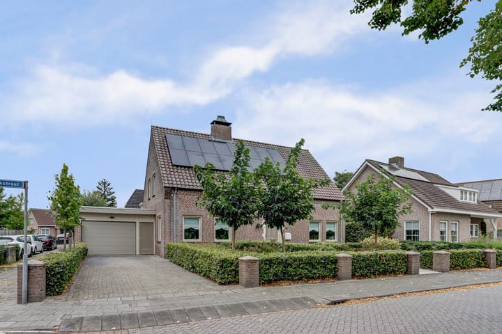 Kerkstraat 18 in Rucphen Foto