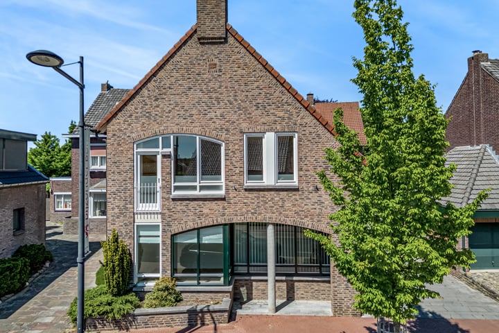 Kerkstraat 23A in Born Foto