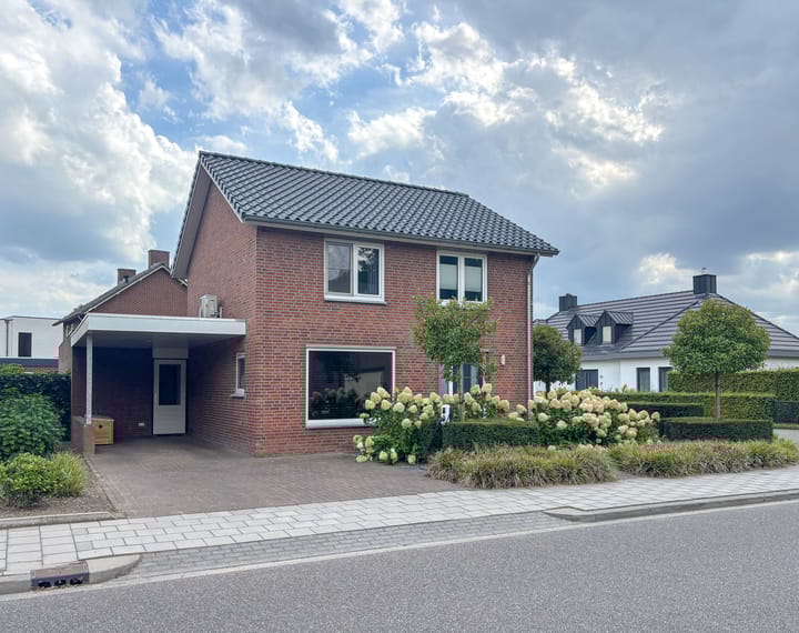 Kerkveldweg 21 en Roggel foto
