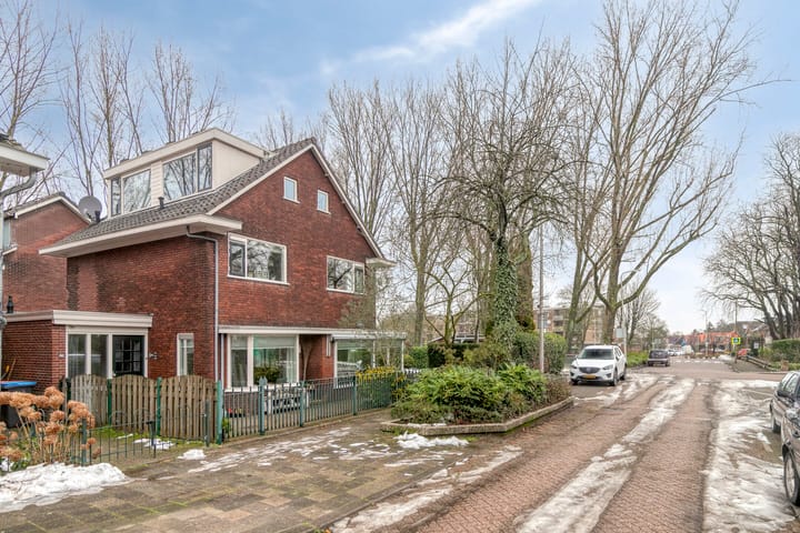 Photo of property Kerkweg 140, Ridderkerk
