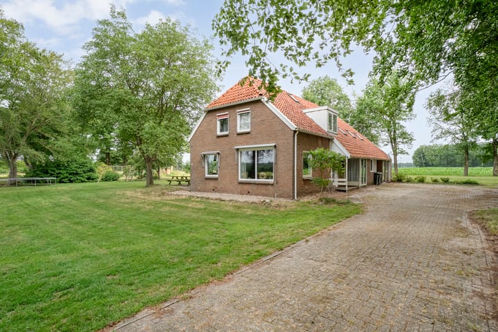 Photo of property Kerkweg 9, Pesse