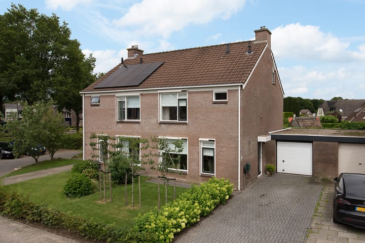 Keurnotenlaan 44 in Rolde Foto