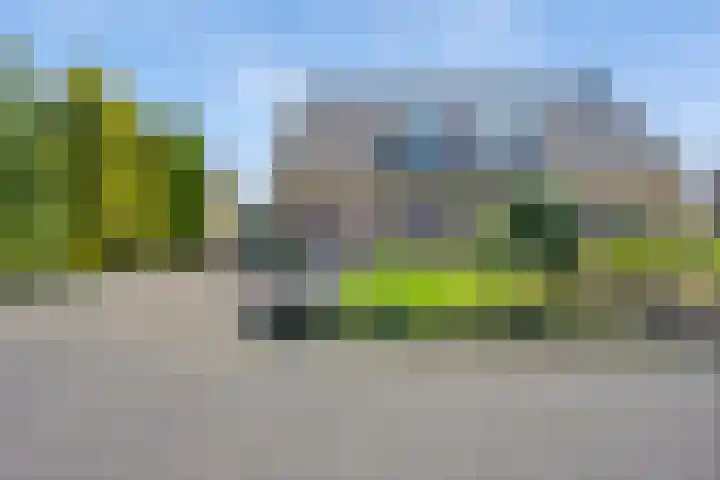 Keurnotenlaan 9 in Rolde