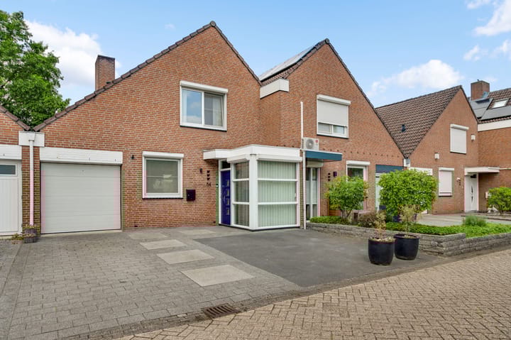 Photo of property Klaroenstraat 54, Weert