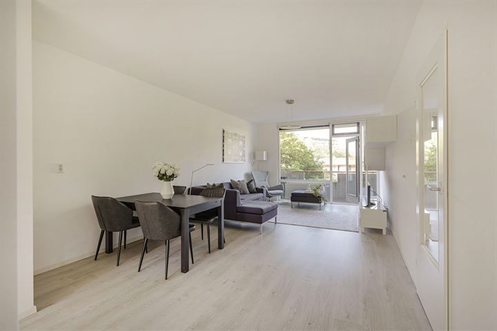 Kleiburg 319 en Amsterdam foto