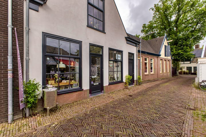 Kleine Dorpsstraat 2 en Bergen (NH) foto