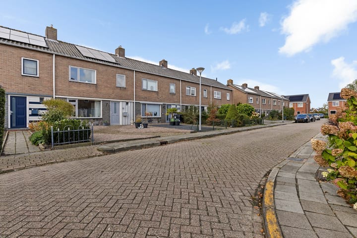 Klokkenborg 40 en Wagenborgen foto