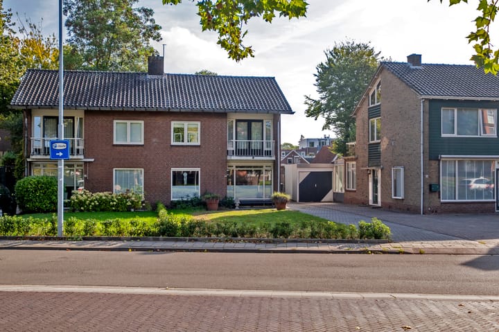 Photo of property Klokkenslag 151, Emmen