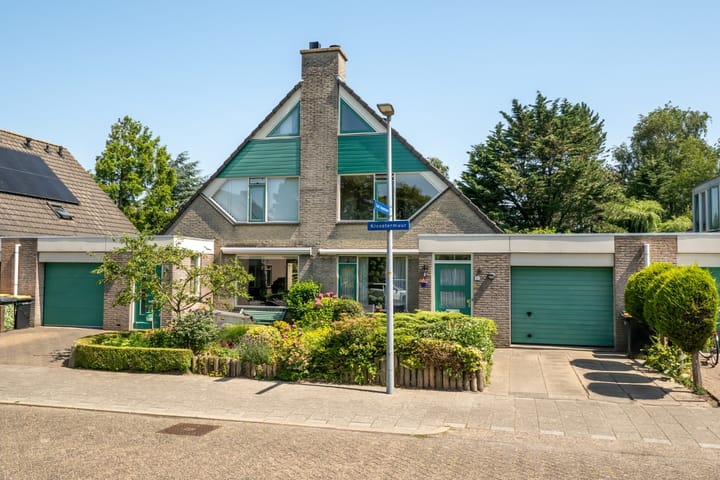 Kloostermuur 11 in Wognum photo