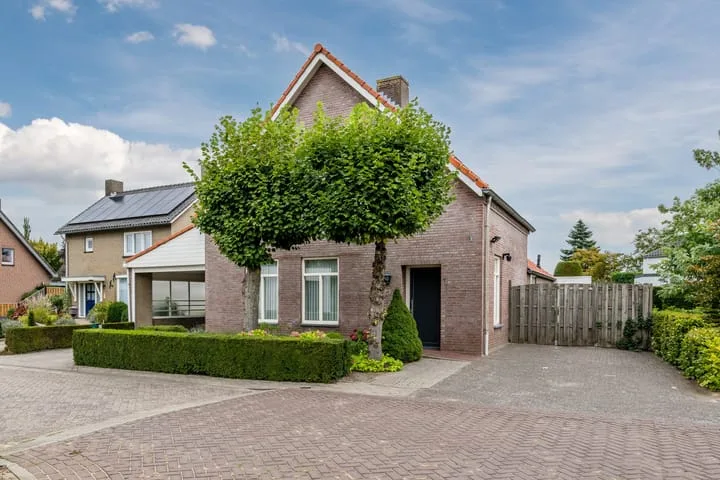 Kluttershoek 1 in Soerendonk