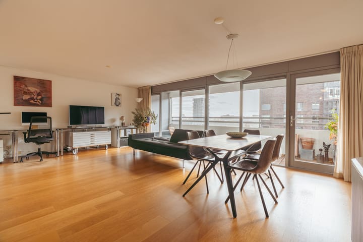 KNSM-laan 375 en Amsterdam foto