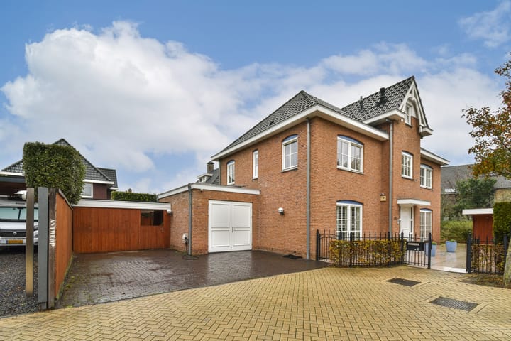 Photo of property Koekkoekhof 4, Rhoon