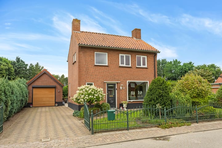 Koekoekstraat 59 in Sprundel Foto