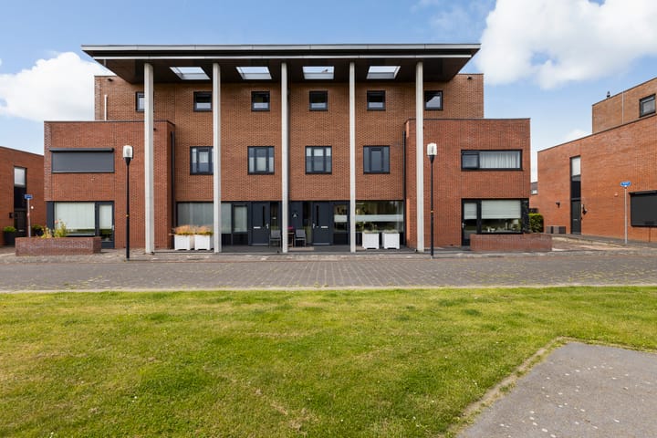 Kokerjuffer 27 en Hengelo foto