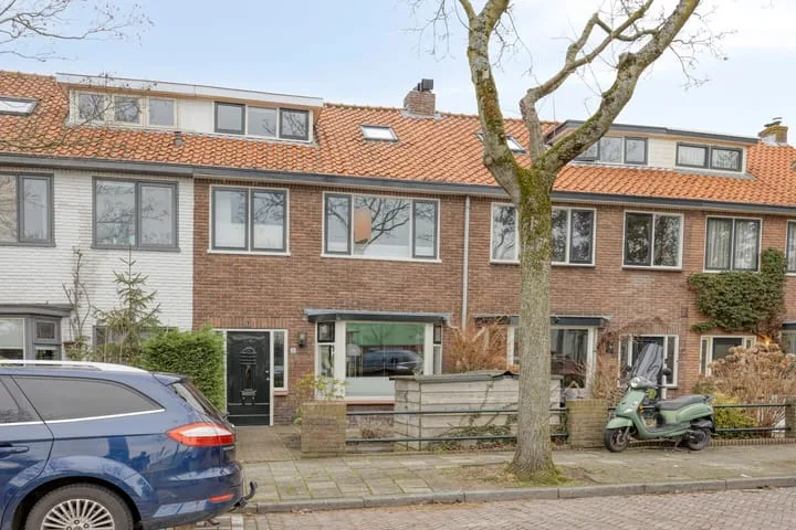 Kom van Aaiweg 11 in Leiderdorp