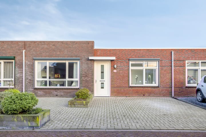 Photo of property Koningin Maximahof 24, Wemeldinge