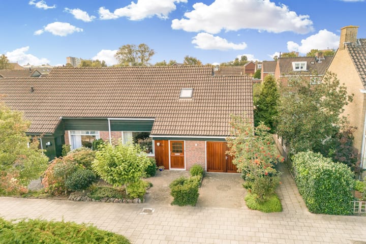 Koningin Wilhelminastraat 30 in Heemskerk Foto