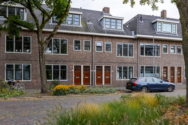 Koninginnelaan 82 en Groningen foto