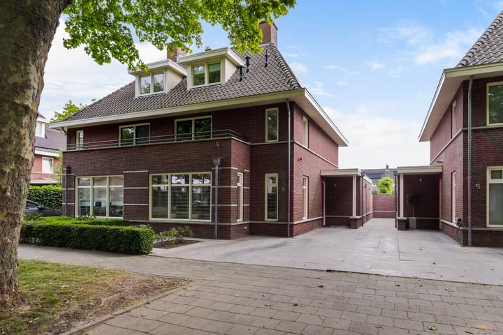 Koningsvaren 3 in Oisterwijk Foto
