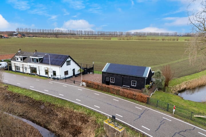 Photo of property Kooilandsedijk 23, Strijen