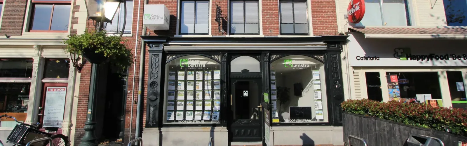 Team photo of Koop Lenstra Makelaars o.z.