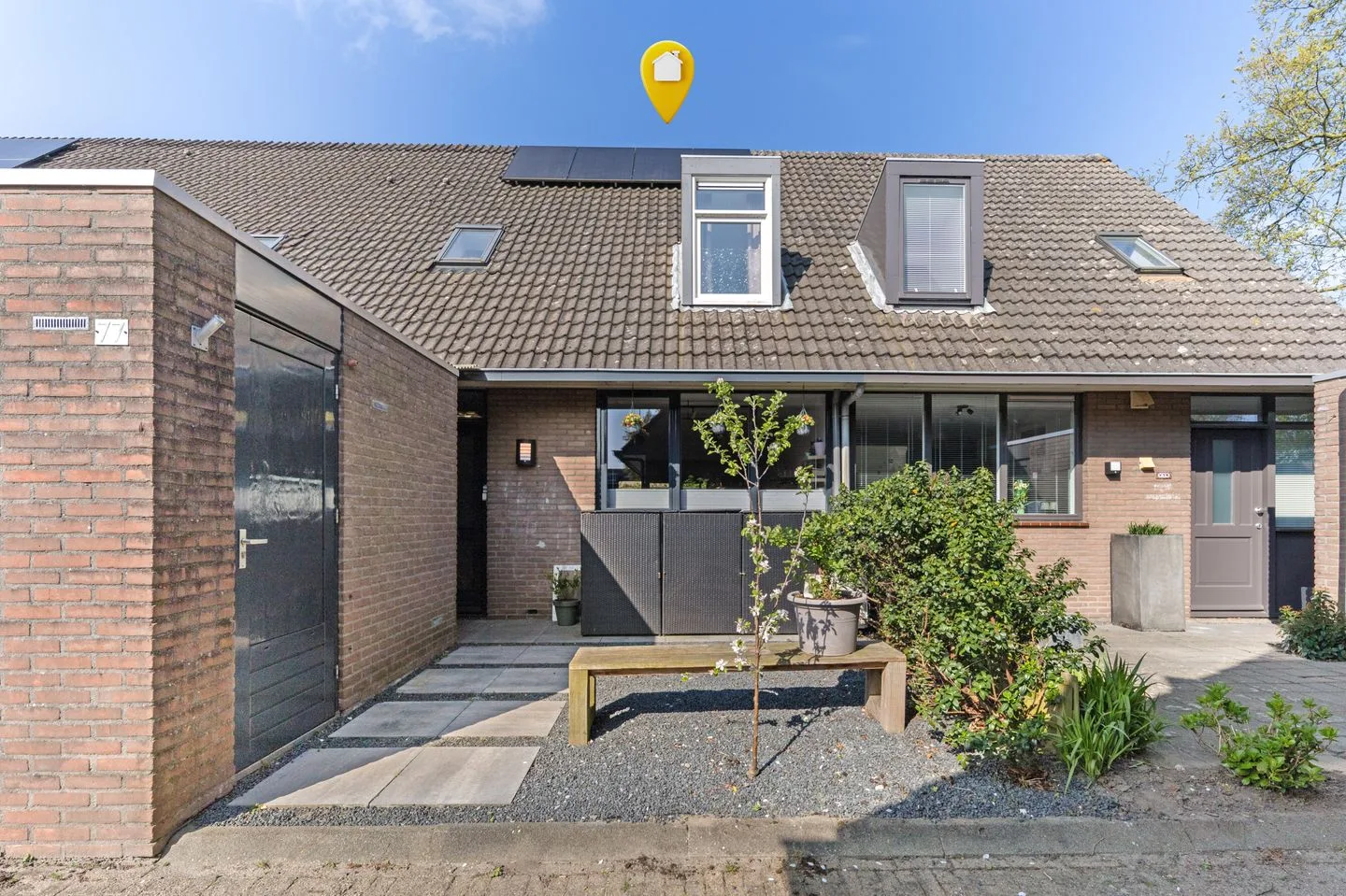 Koraaldijk 77 in Roosendaal