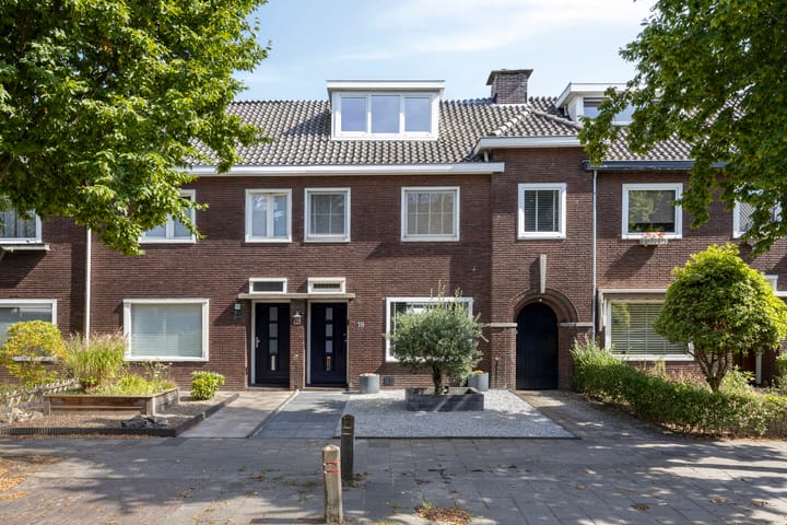 Korenbloemstraat 18 in Helmond photo