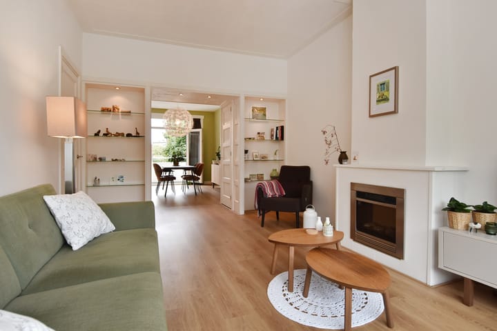 Kornoeljestraat 10 en 's-Gravenhage foto