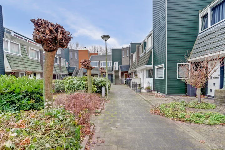 Krekelveen 242 in Spijkenisse foto