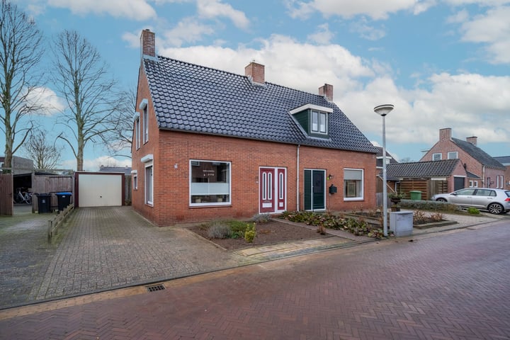 Kromme Elleboog 11 in Muntendam Foto