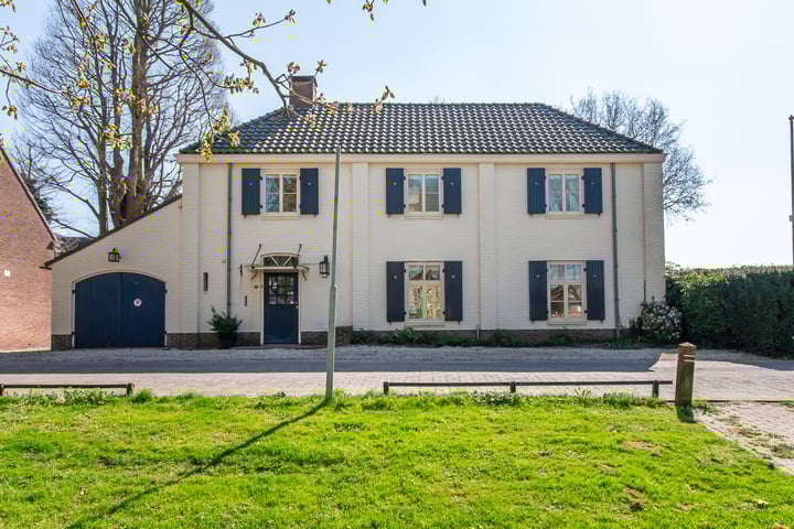 Kronenburgplantsoen 22 in IJsselstein photo