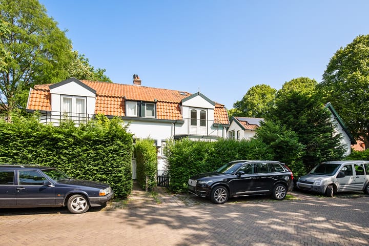 Kruisweg 19 in Bergen (NH) photo