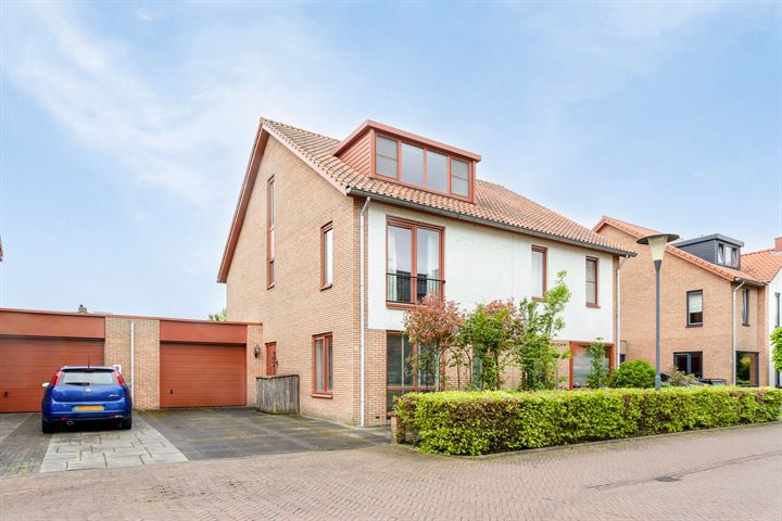 L.A. Braakstraat 22 in Aalsmeer foto