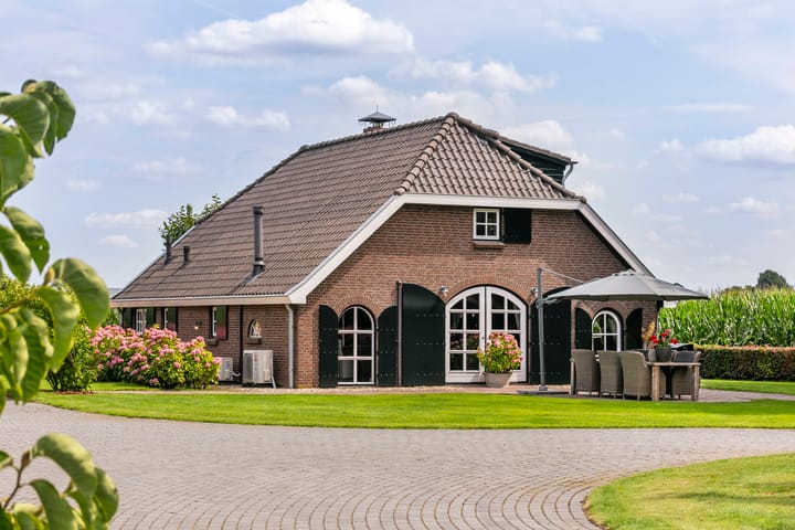 L. Dolfingweg 2 in Steenderen Foto