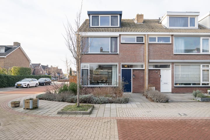 Photo of property L. van Deijsselstraat 12, Papendrecht