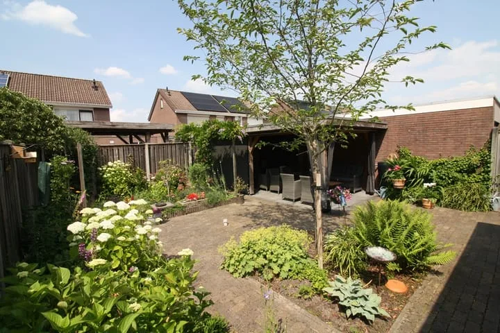 Laan '40-'45 58 Vriezenveen thumbnail 24