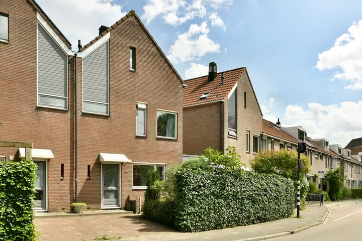 Laan Nieuwer-Amstel 30 in Amstelveen photo
