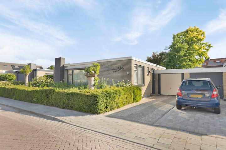 Laan van Barbestein 7 in Heinkenszand photo