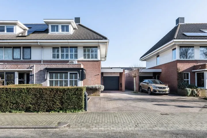 Laan van Bizet 19 in Nieuw-Vennep