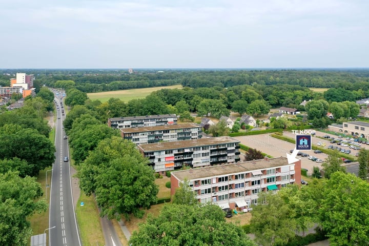 Laan van Kortrijk 121 in Almelo foto