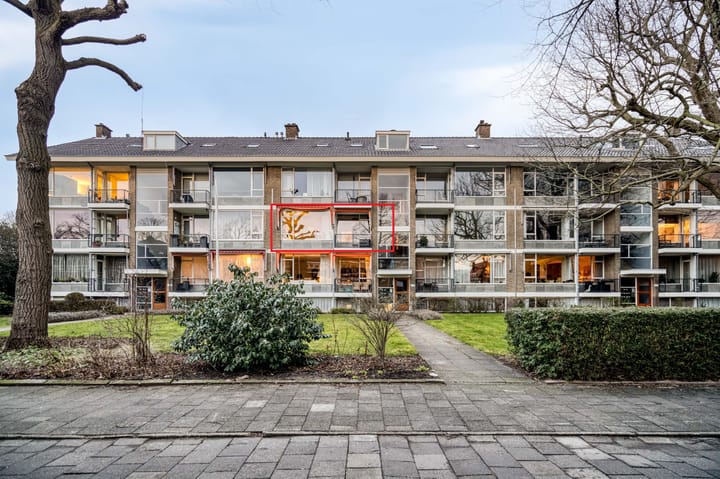 Laan van Nieuw Oosteinde 121D in Voorburg
