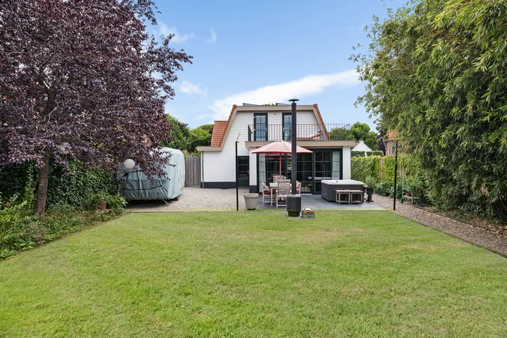 Laan van Niftarlake 43 in Tienhoven Foto