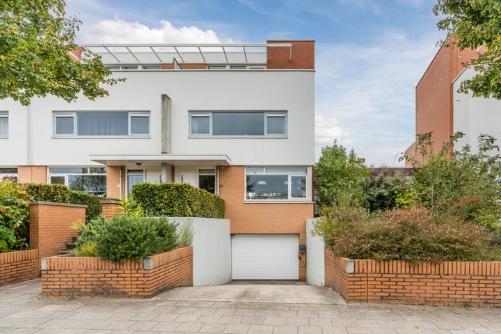 Laan van Tolkien 143 in Geldrop Foto